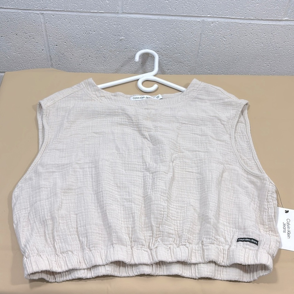 NWT Calvin Klein sleeveless cream coloured top​​​​​​